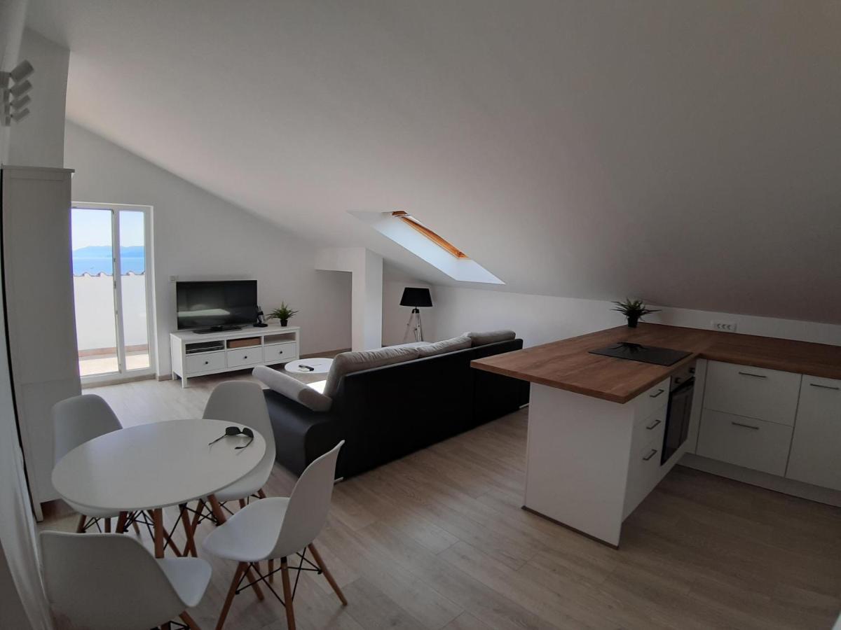 Sea View Later Apartment Rijeka Luaran gambar