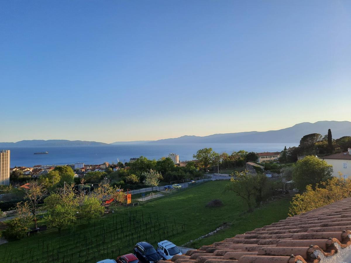 Sea View Later Apartment Rijeka Luaran gambar